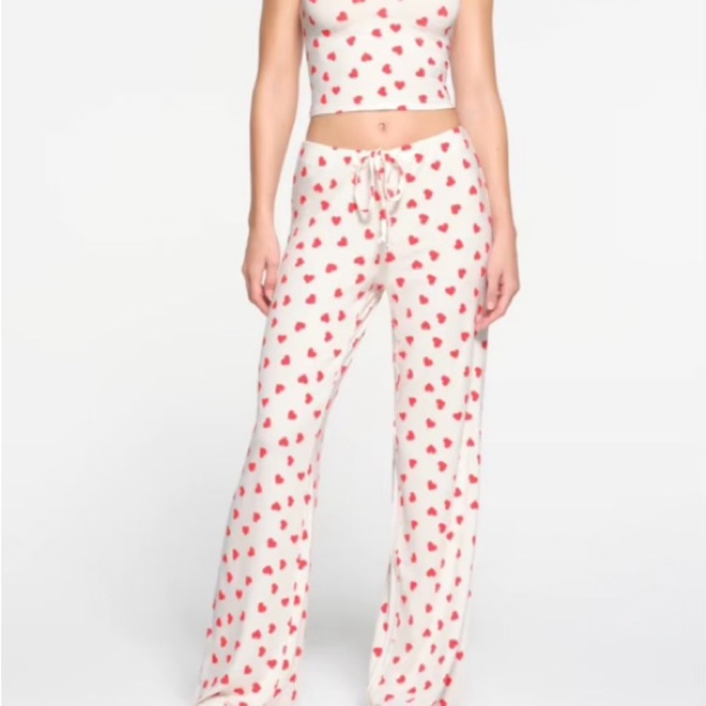 Skims valentines pants in size Large